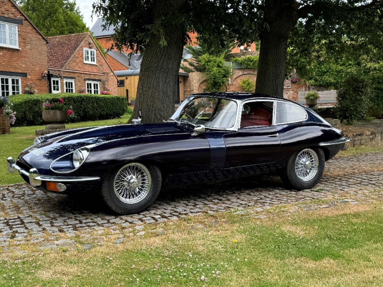 Jaguar E Type 4.2 Series II FHC