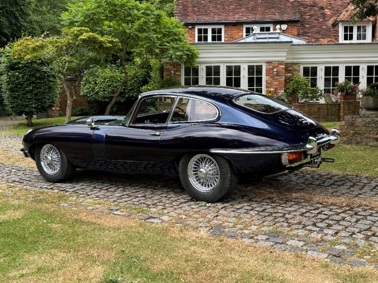 Jaguar E Type 4.2 Series II FHC