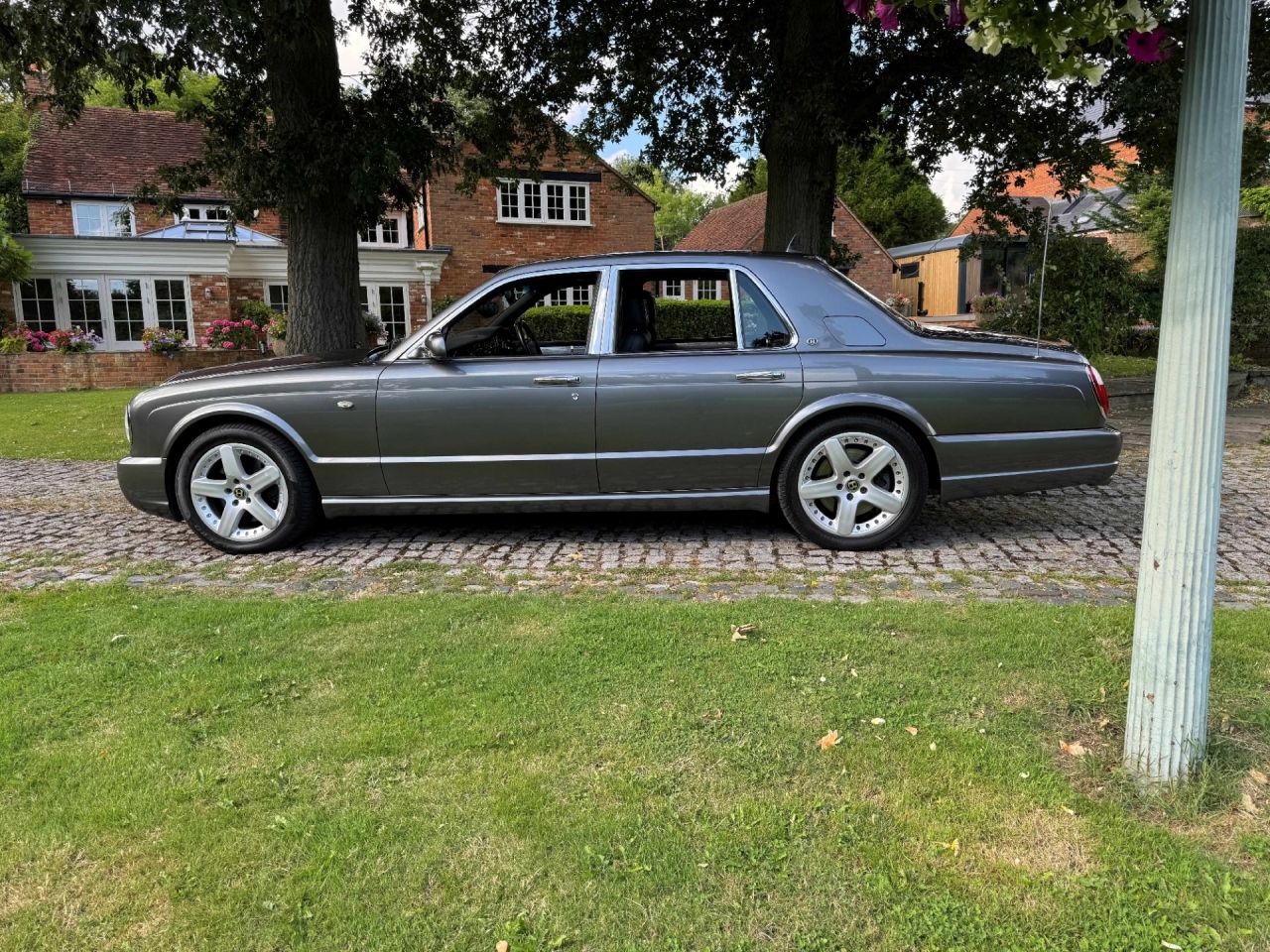 Bentley Arnage “T” by Mulliner