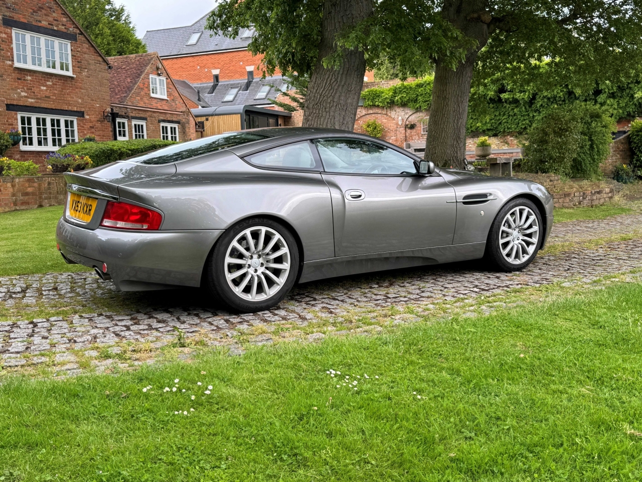 2003 (53) Aston Martin Vanquish 2+