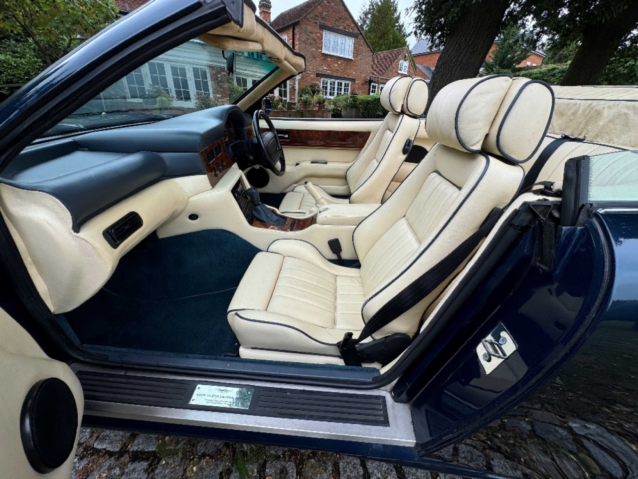 Aston Martin Virage (Wide Bodied) Volante