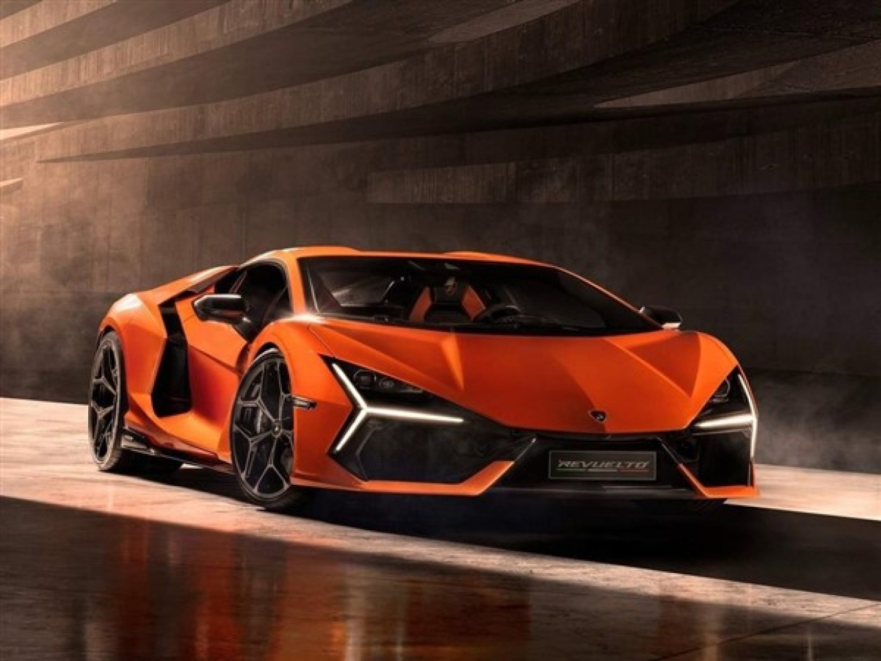 2024 Lamborghini Revuelto