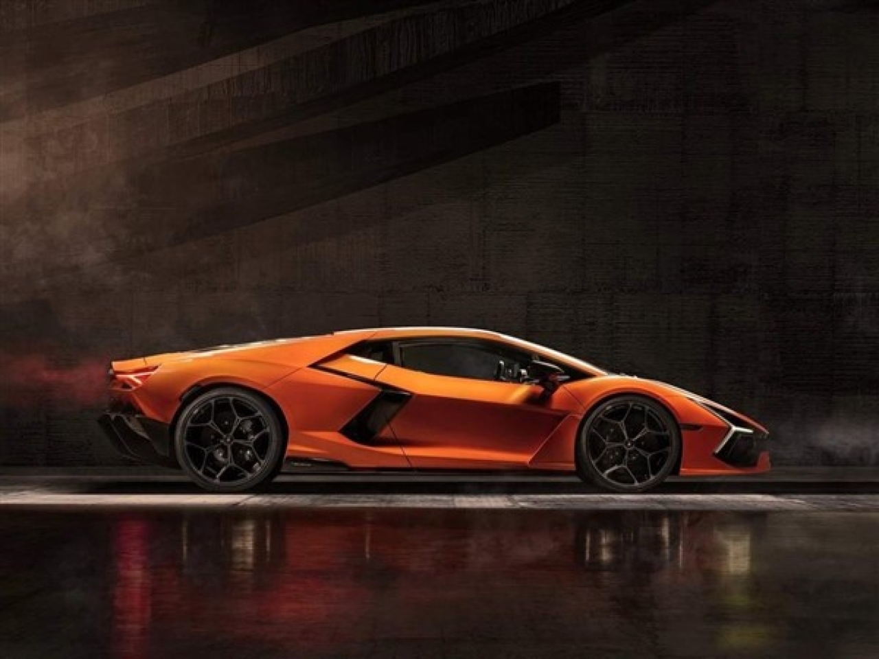 2024 Lamborghini Revuelto