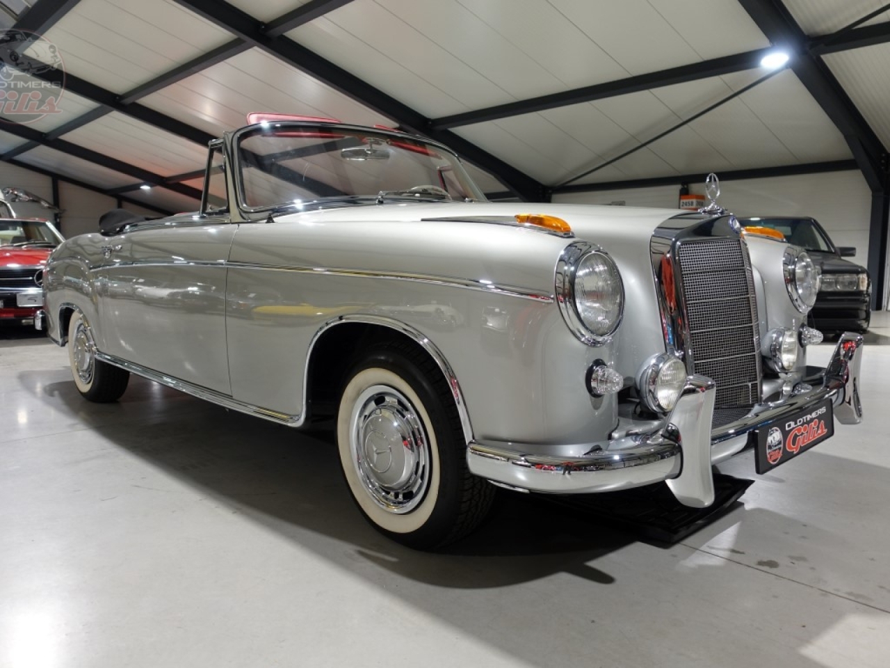 1957 Mercedes - Benz 220 S W180