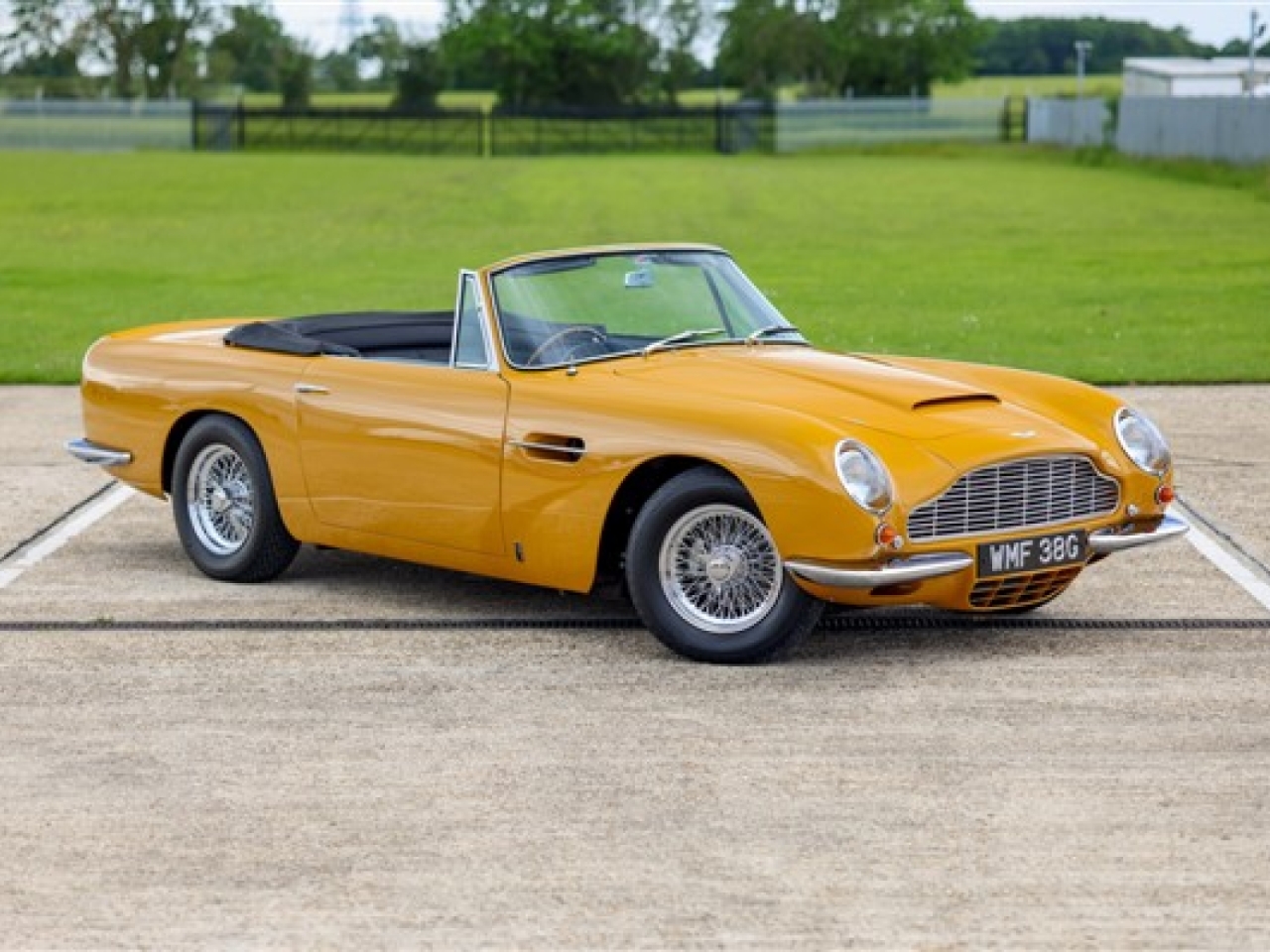 1969 Aston Martin DB6 MK1 Volante