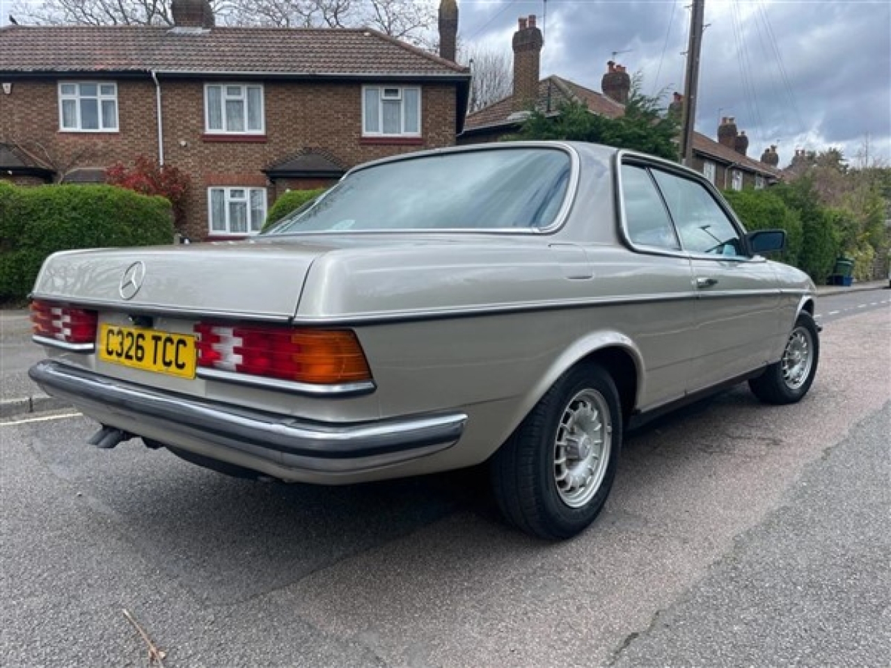 1985 Mercedes - Benz W123 280CE