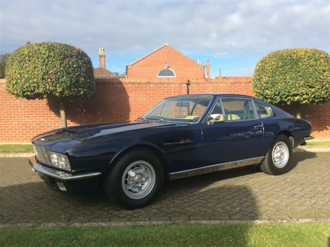 1972 Aston Martin DBS V8