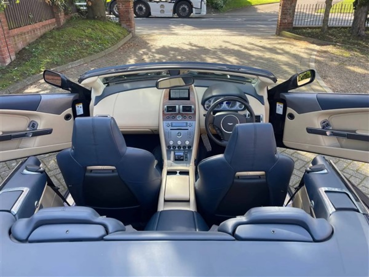 2010 Aston Martin DB9 Volante Touchtronic