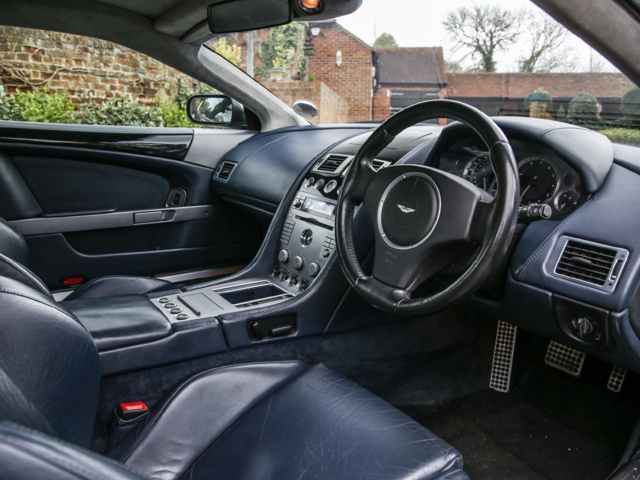 Aston Martin DB9 Coupe