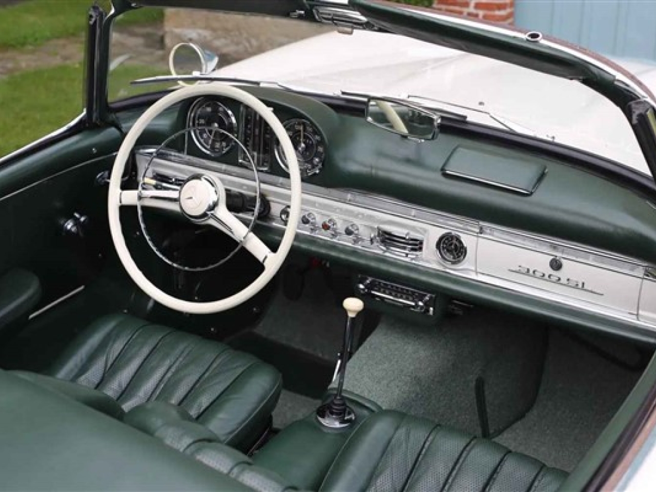 1962 Mercedes - Benz 300SL Roadster