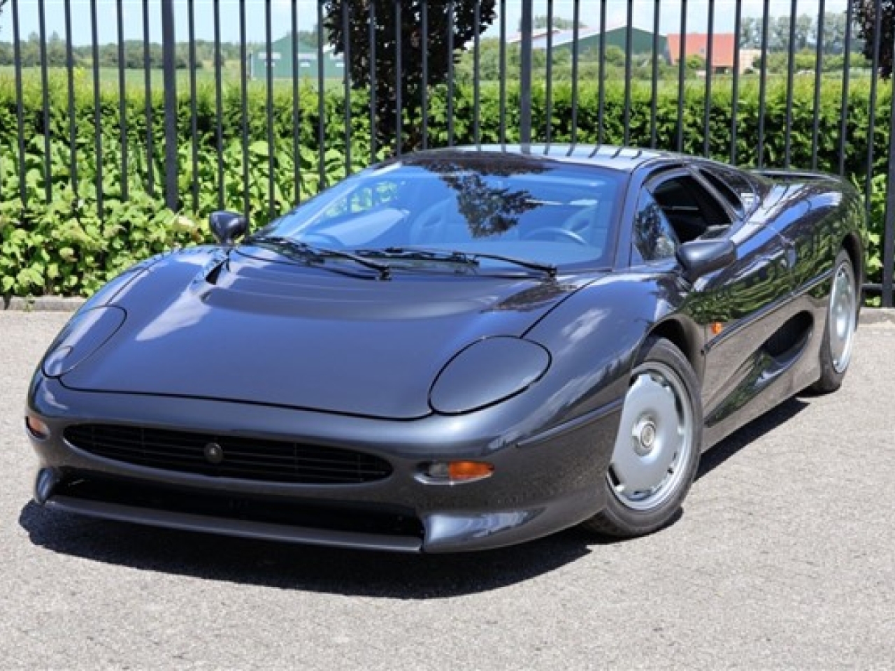 1993 Jaguar XJ220