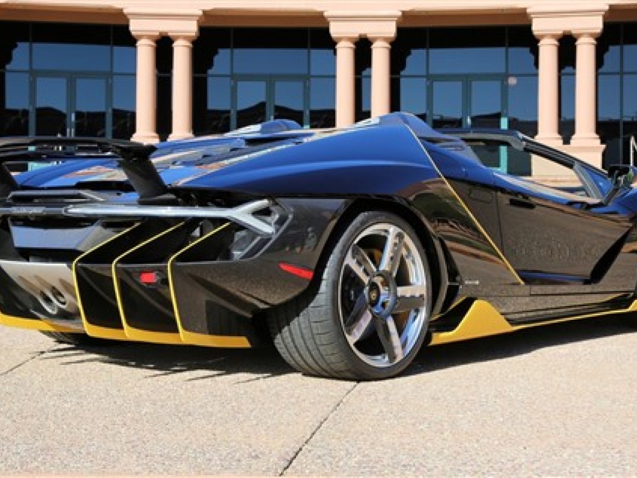 2017 Lamborghini Centenario Roadster