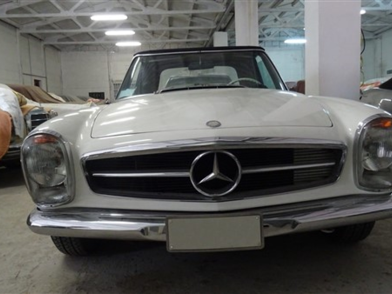 1969 Mercedes - Benz 280 SL Pagoda