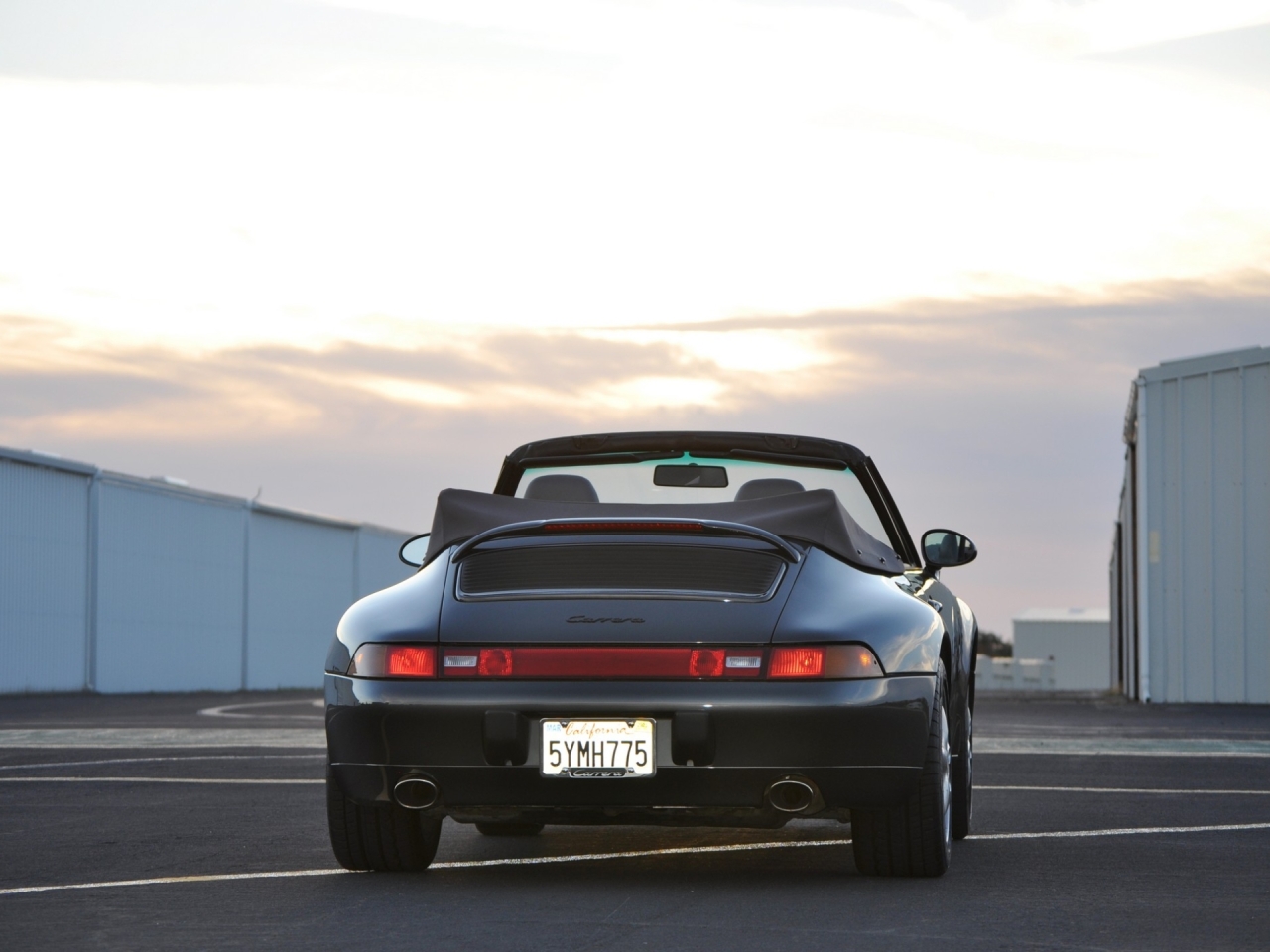 Porsche 993 Carrera Cabrio in slate grey!