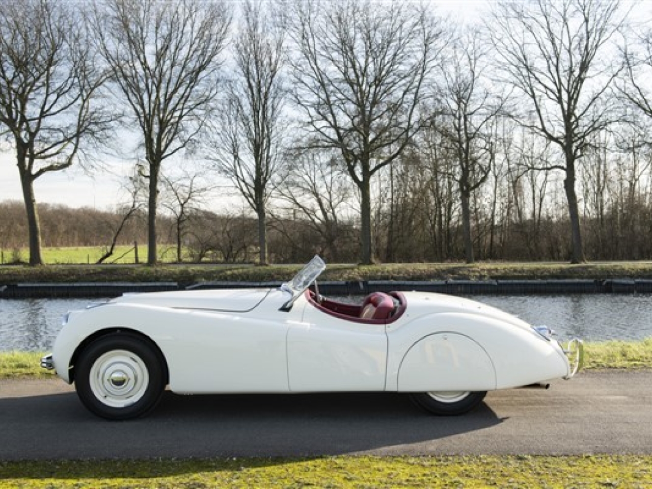 1949 Jaguar XK 120 “ALLOY”