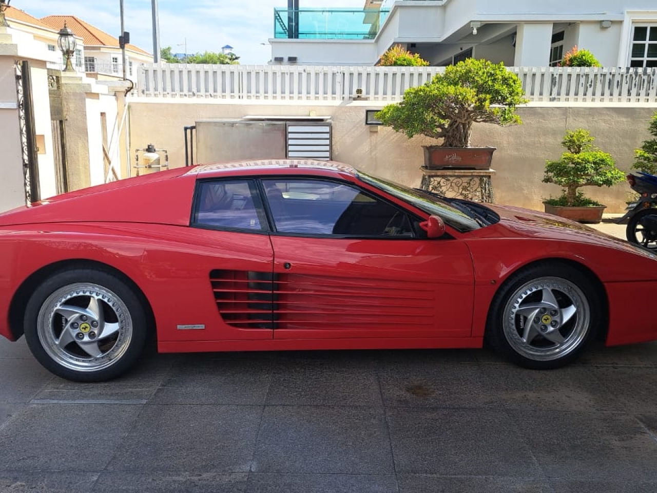 Ferrari 512M RHD