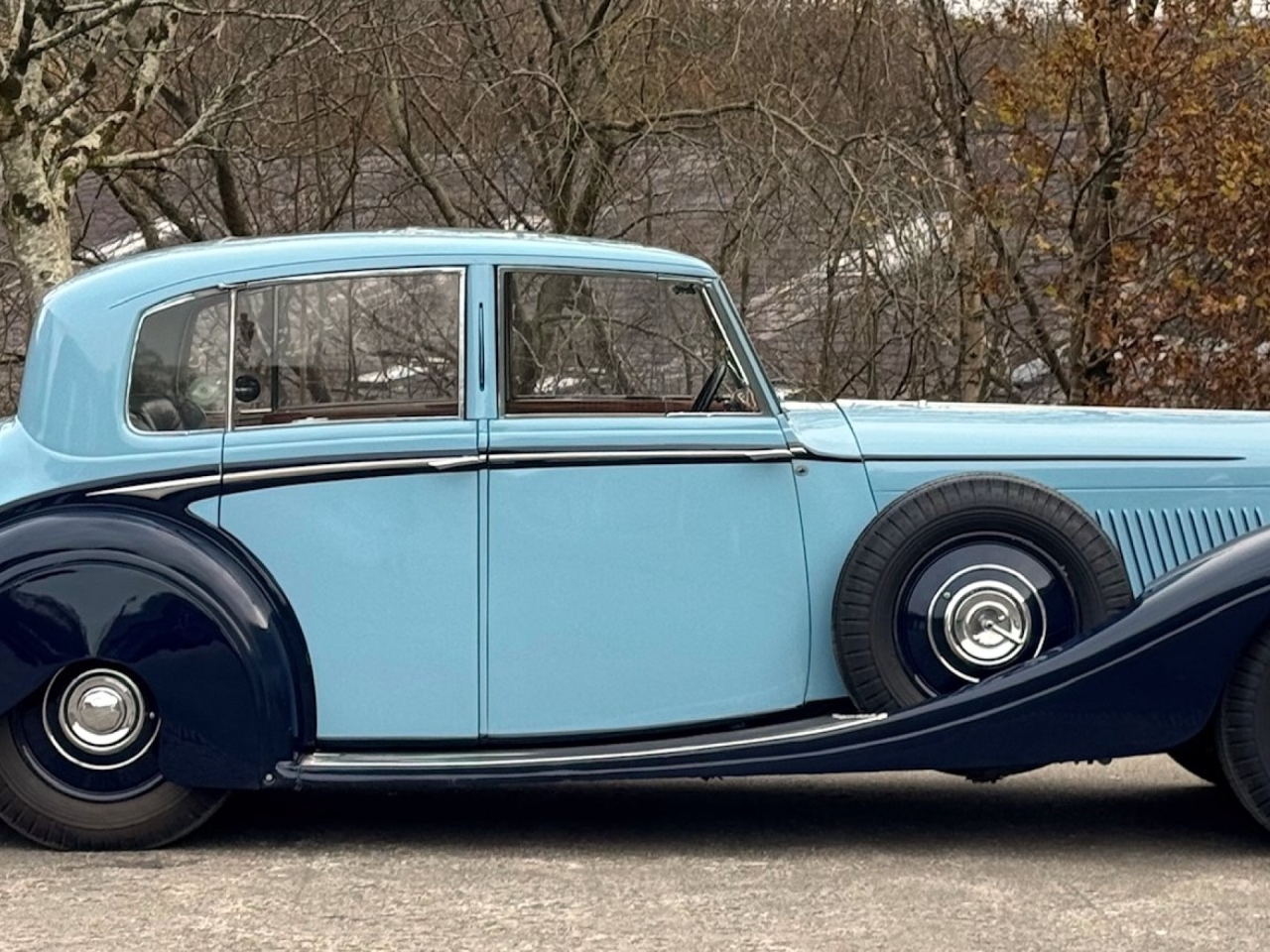 1939 Bentley 4 ¼  Litre Overdrive H.J.Mulliner 'High Vision' Saloon B102MR