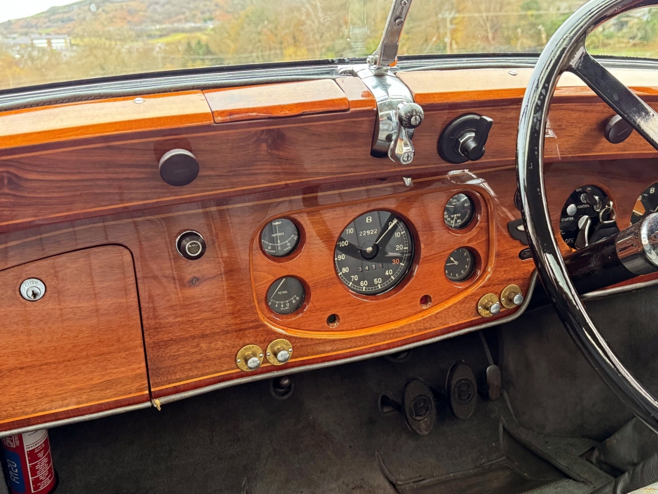 1939 Bentley 4 ¼  Litre Overdrive H.J.Mulliner 'High Vision' Saloon B102MR