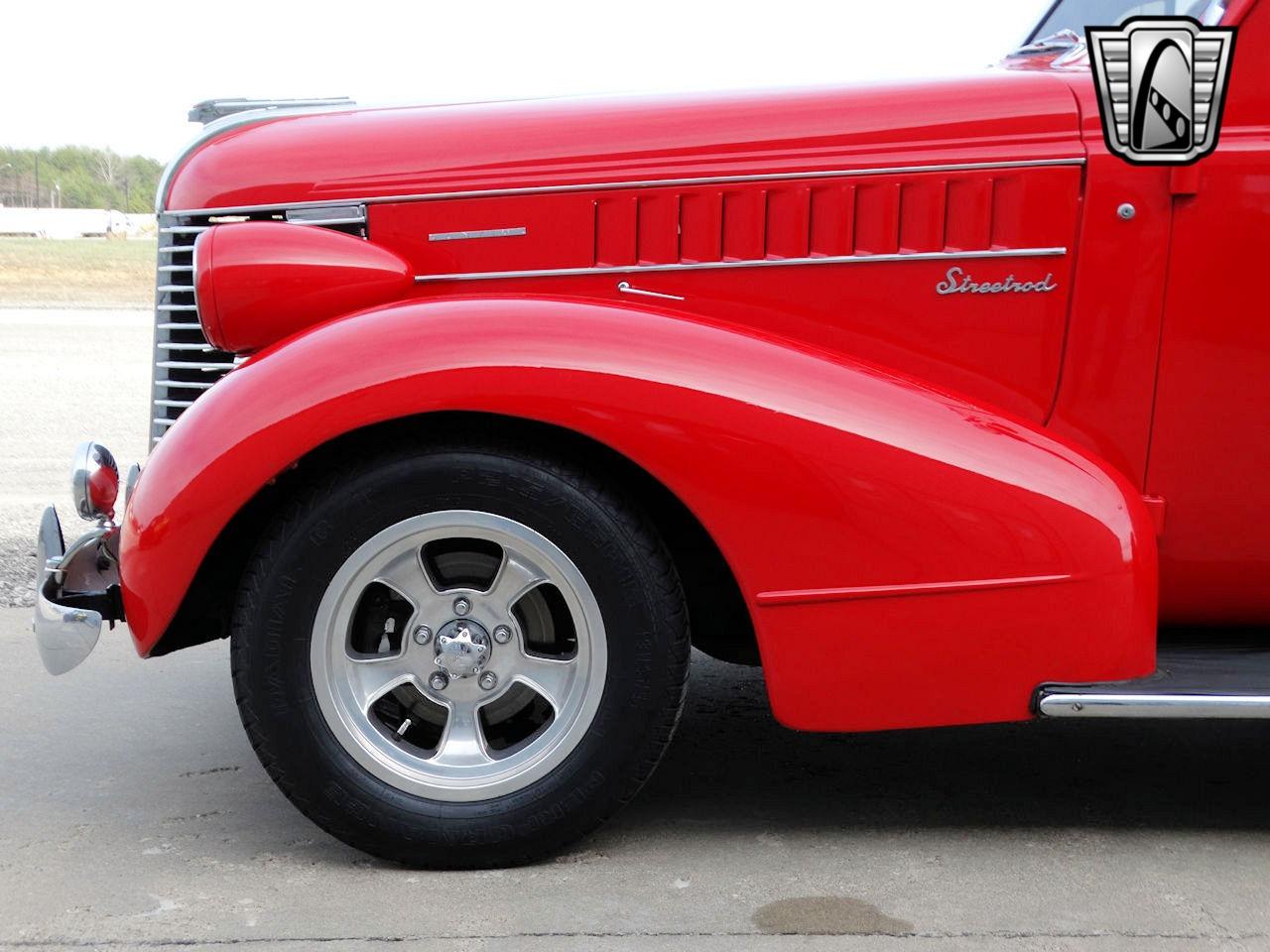 1938 Pontiac Deluxe