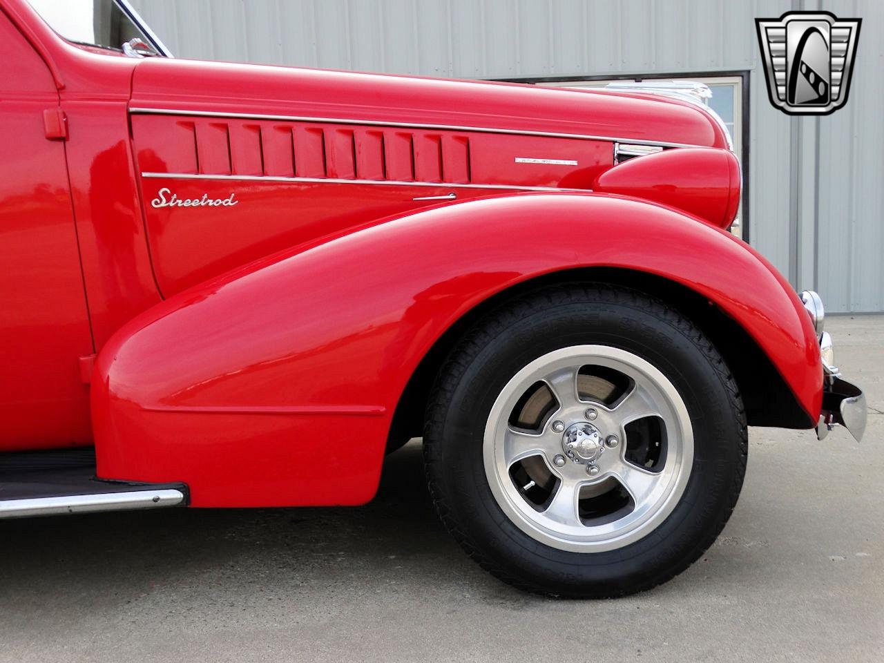 1938 Pontiac Deluxe