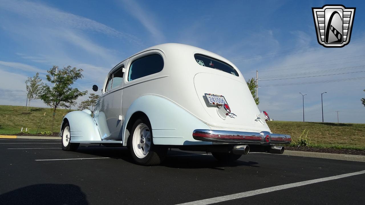 1935 Pontiac Coupe