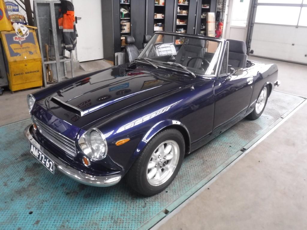 1968 Datsun 2000 Fairlady blue