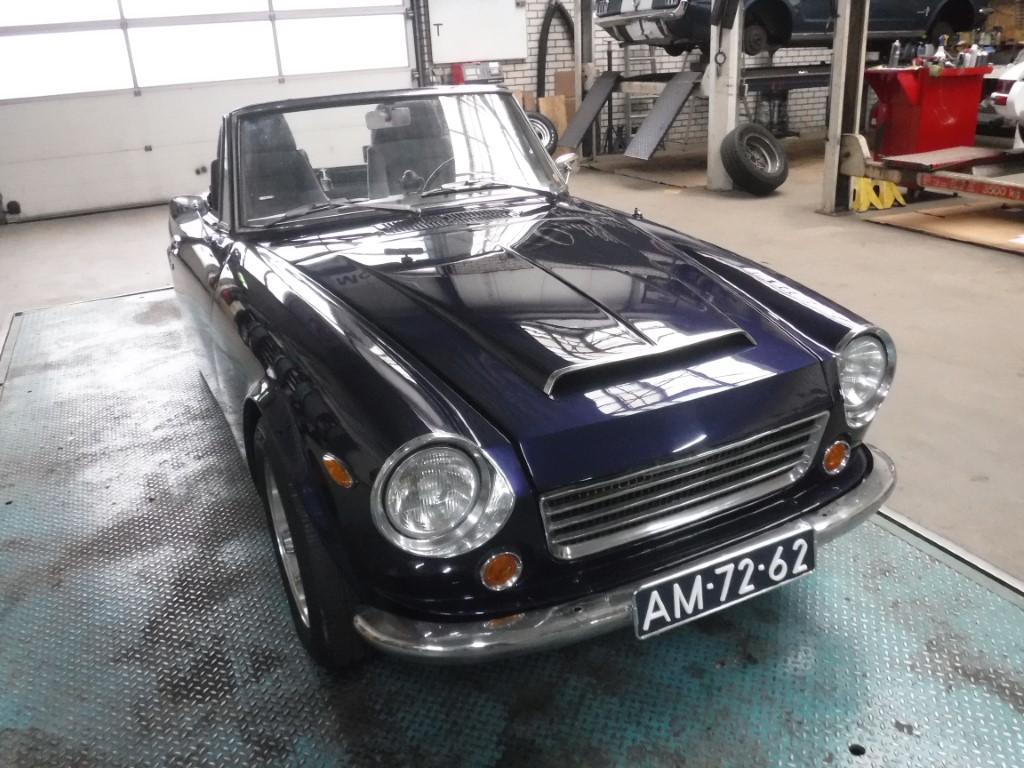 1968 Datsun 2000 Fairlady blue