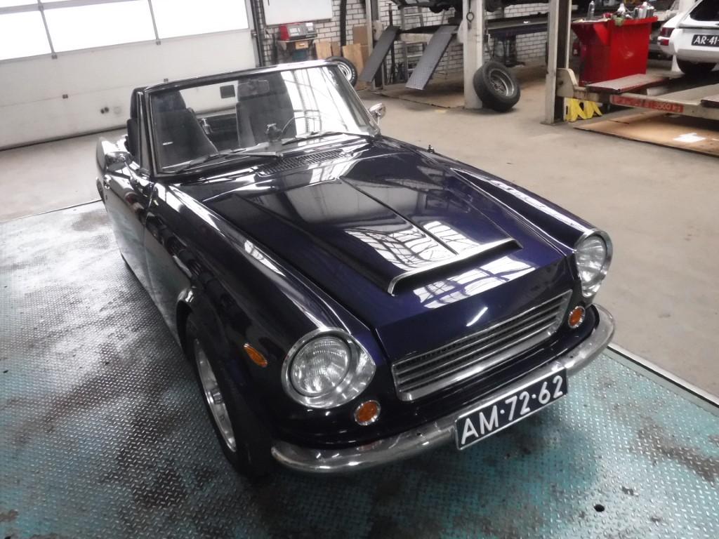 1968 Datsun 2000 Fairlady blue