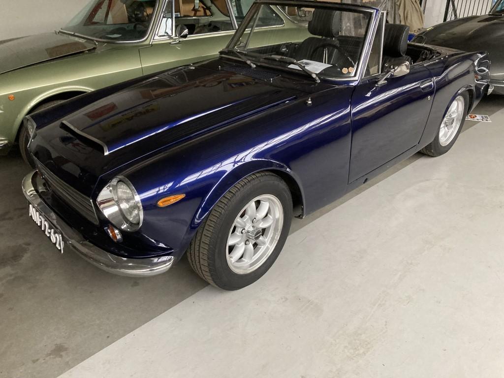 1968 Datsun 2000 Fairlady blue