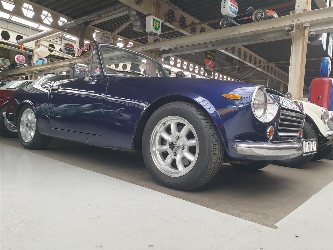 1968 Datsun 2000 Fairlady blue