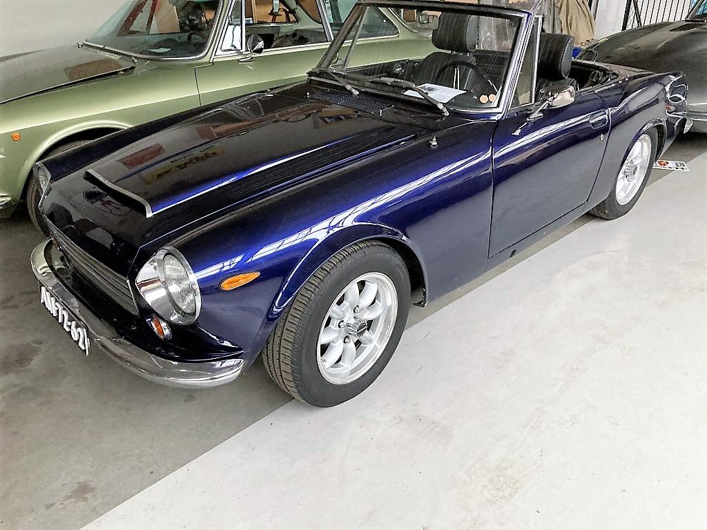 1968 Datsun 2000 Fairlady blue