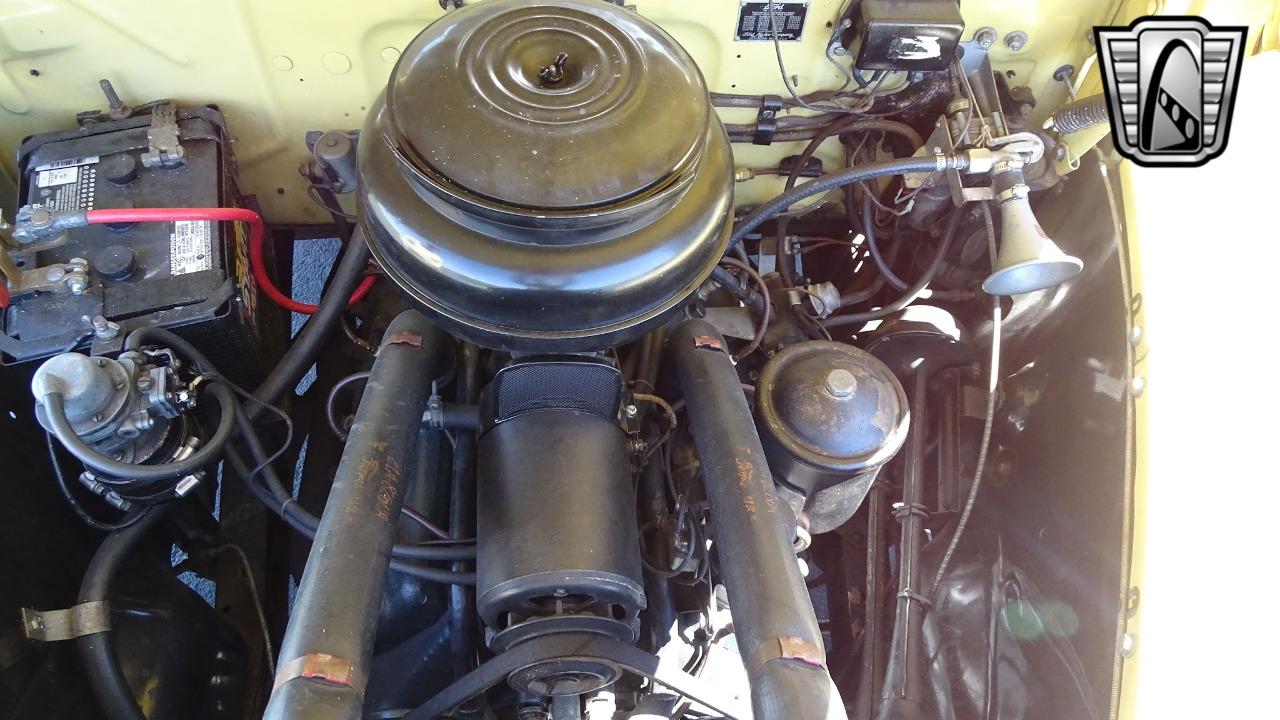 1947 Ford Super Deluxe