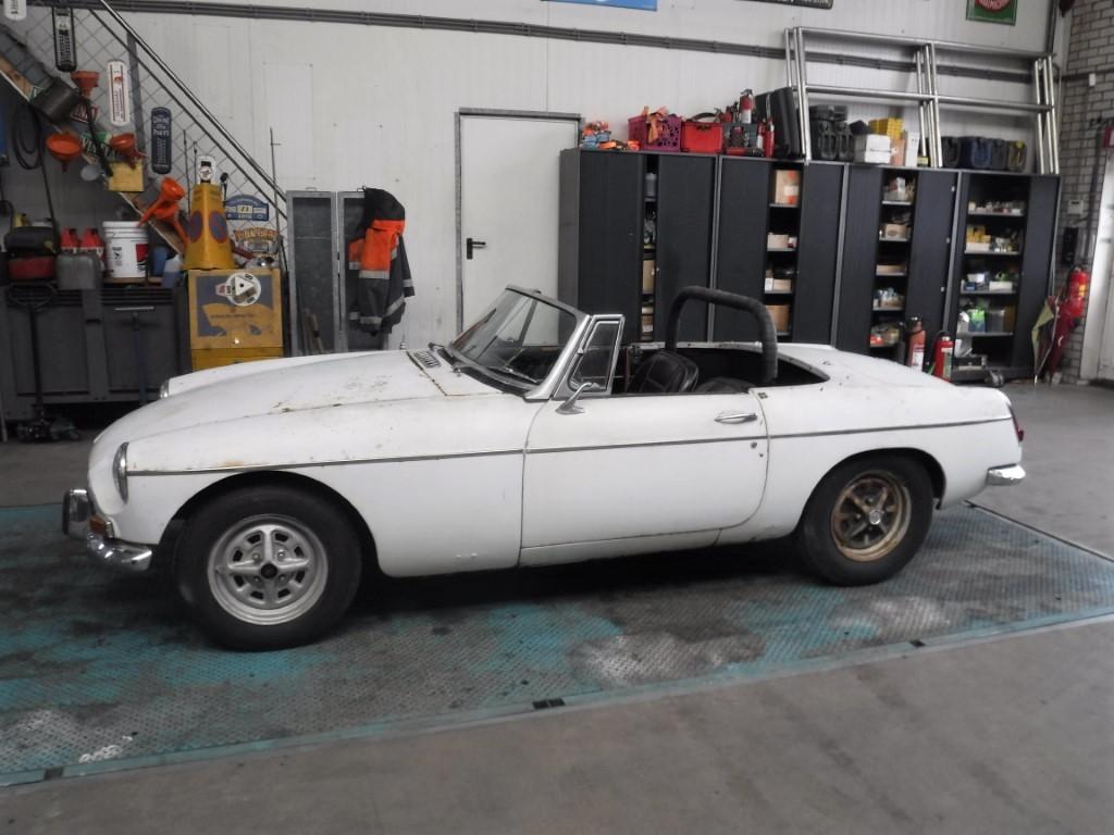 1967 MG B Cabrio no. 94868