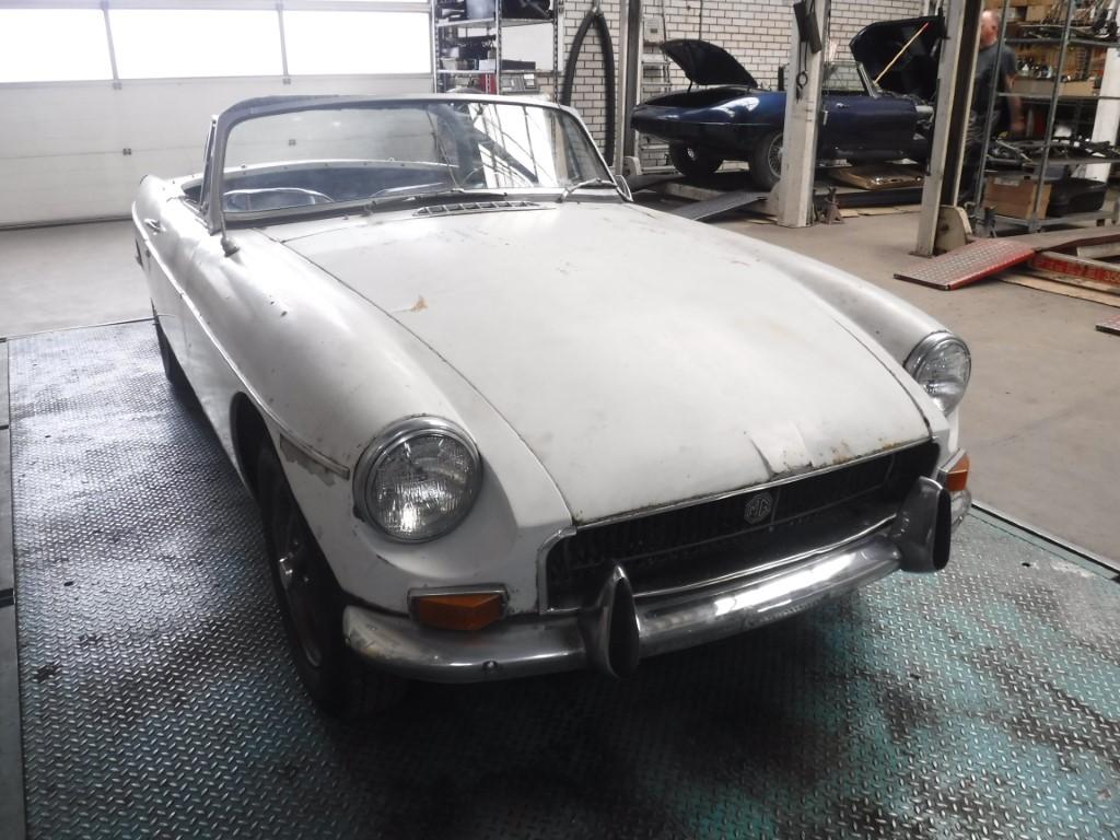 1967 MG B Cabrio no. 94868