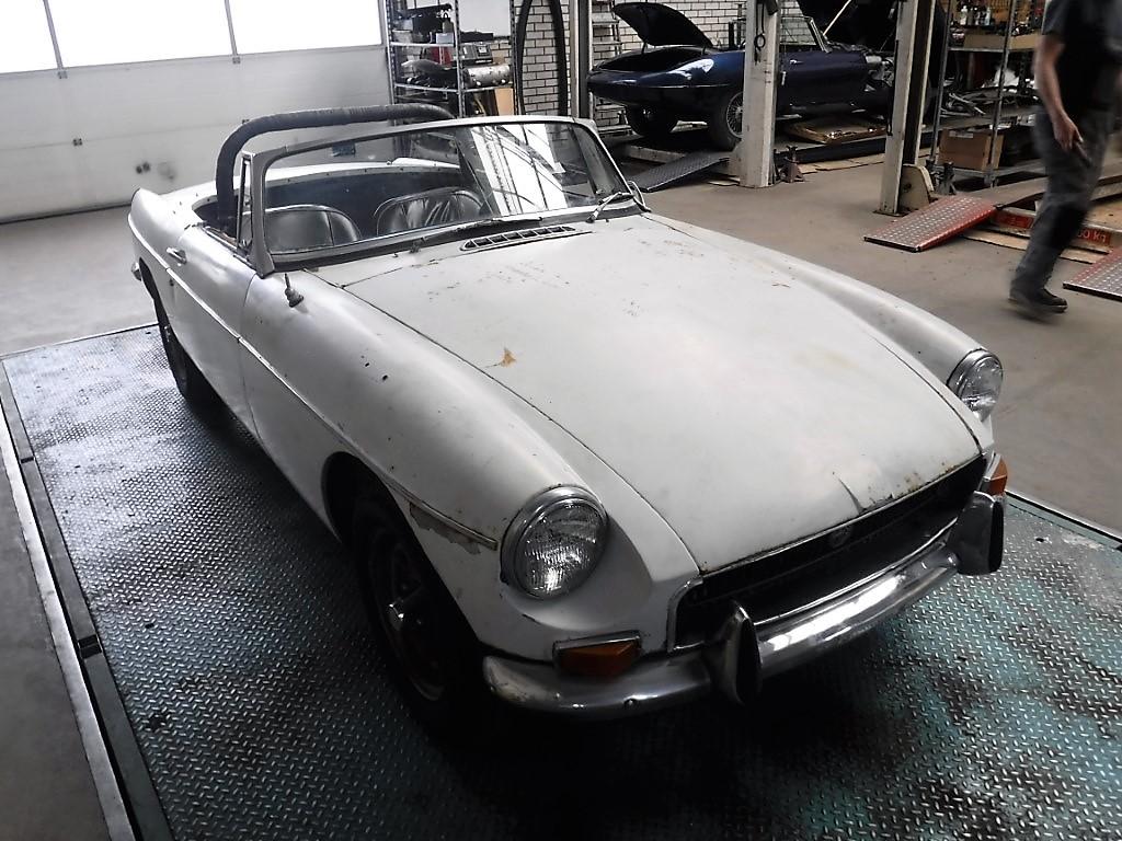 1967 MG B Cabrio no. 94868