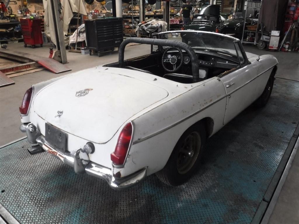 1967 MG B Cabrio no. 94868