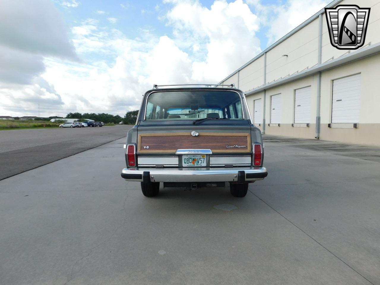 1990 Jeep Grand Wagoneer