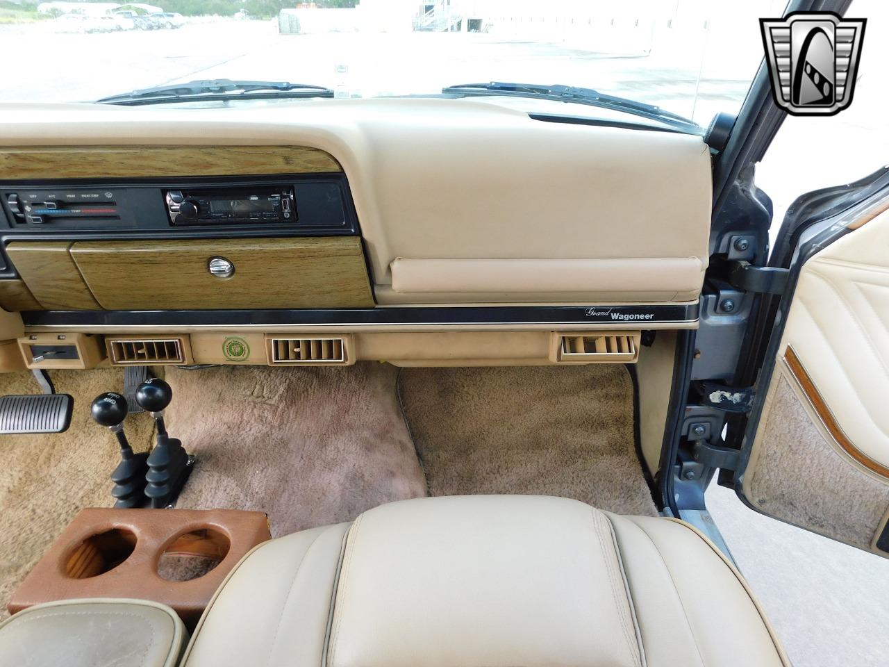 1990 Jeep Grand Wagoneer