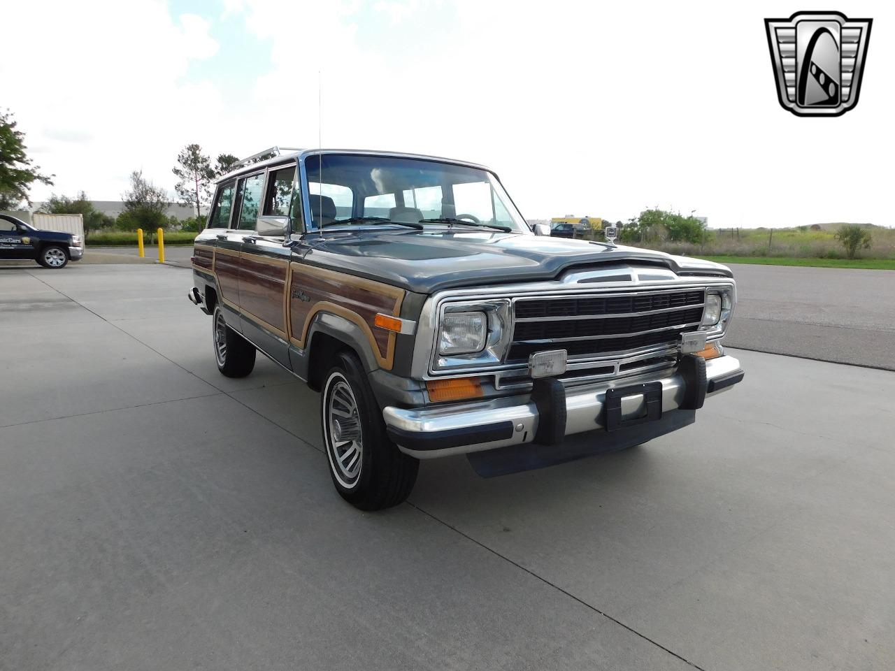 1990 Jeep Grand Wagoneer