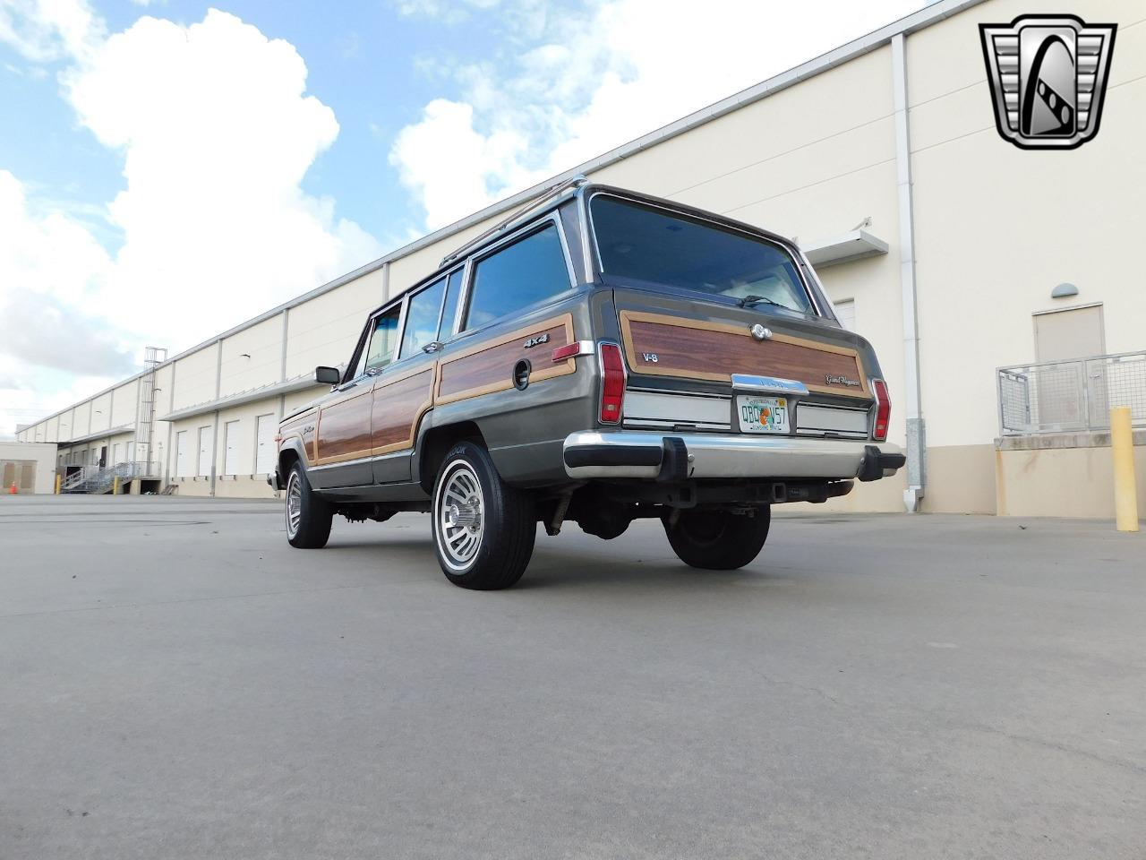 1990 Jeep Grand Wagoneer