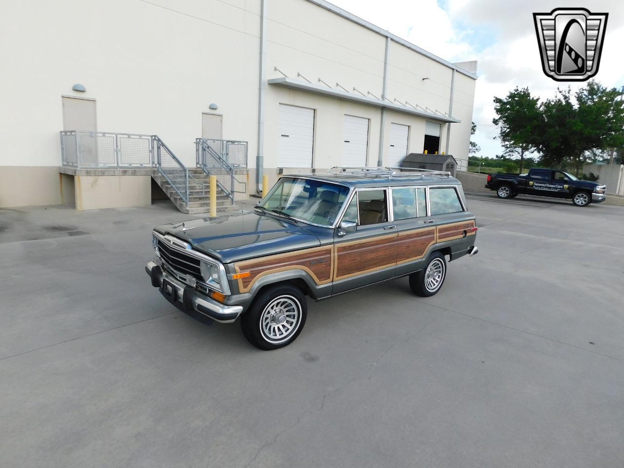 1990 Jeep Grand Wagoneer