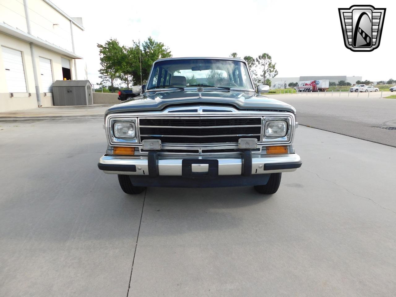 1990 Jeep Grand Wagoneer