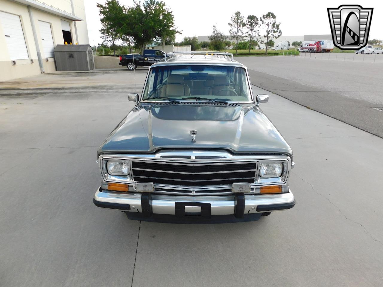 1990 Jeep Grand Wagoneer