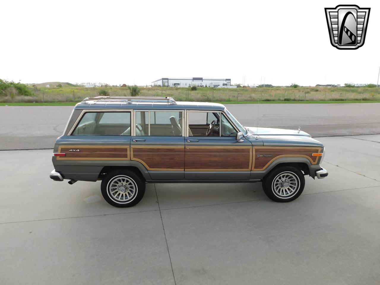 1990 Jeep Grand Wagoneer