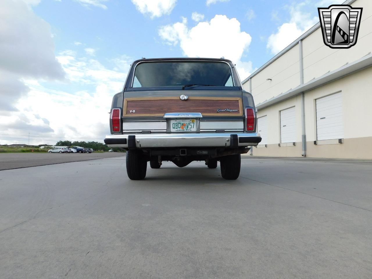 1990 Jeep Grand Wagoneer