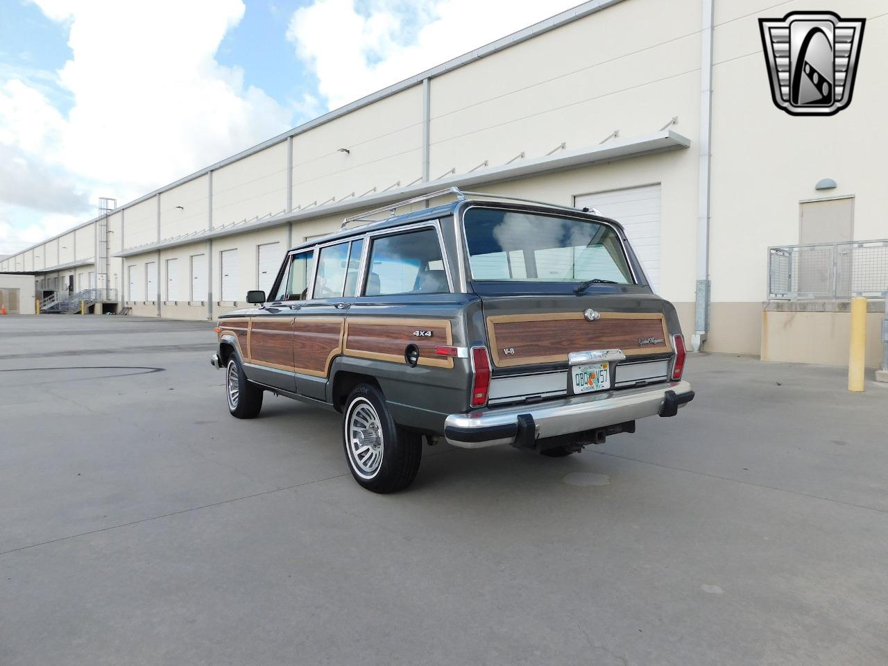 1990 Jeep Grand Wagoneer