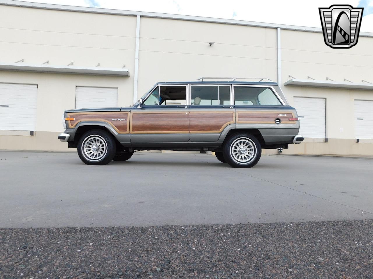 1990 Jeep Grand Wagoneer