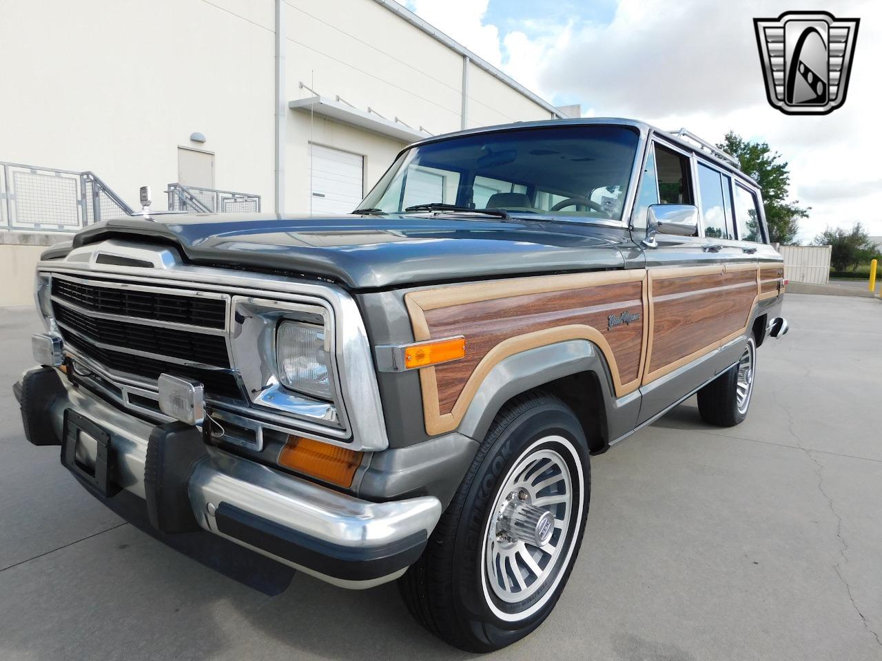 1990 Jeep Grand Wagoneer