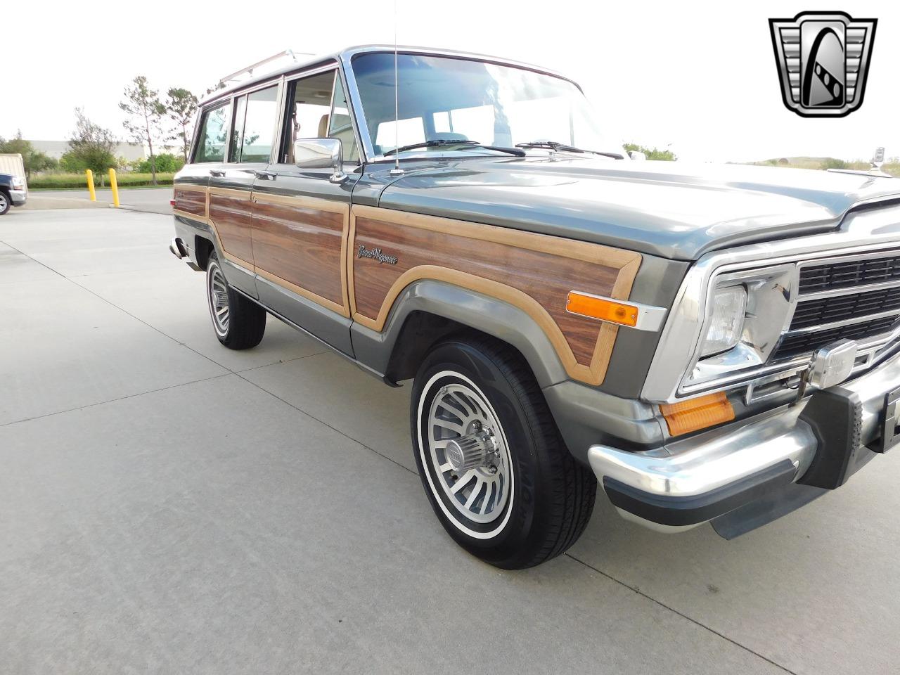 1990 Jeep Grand Wagoneer