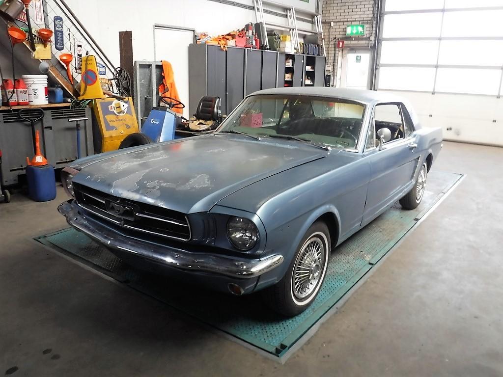 1965 Ford Mustang &#039;&#039;65 blue